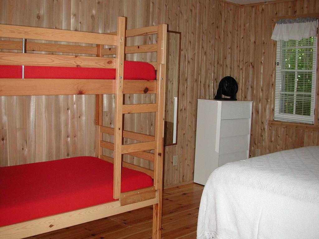 Birch Cliff Lodge On Baptiste Lake Highland Grove Room photo
