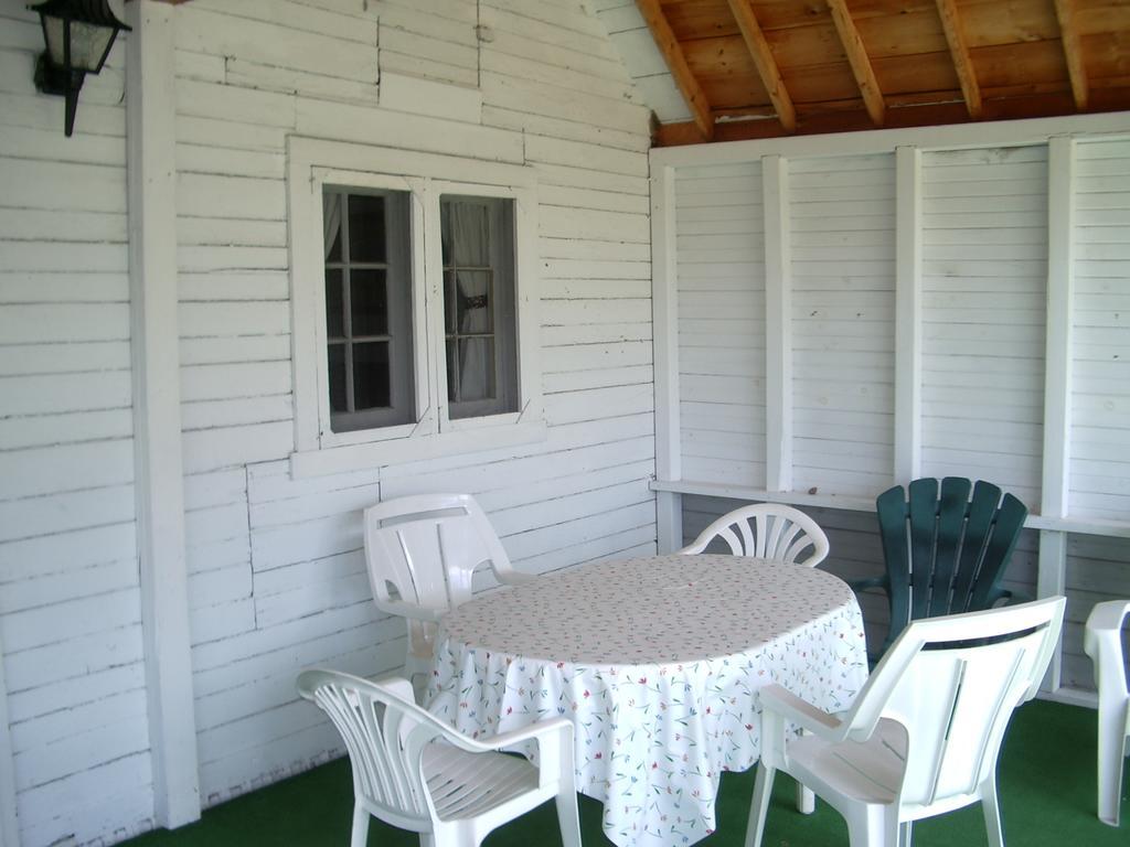 Birch Cliff Lodge On Baptiste Lake Highland Grove Room photo