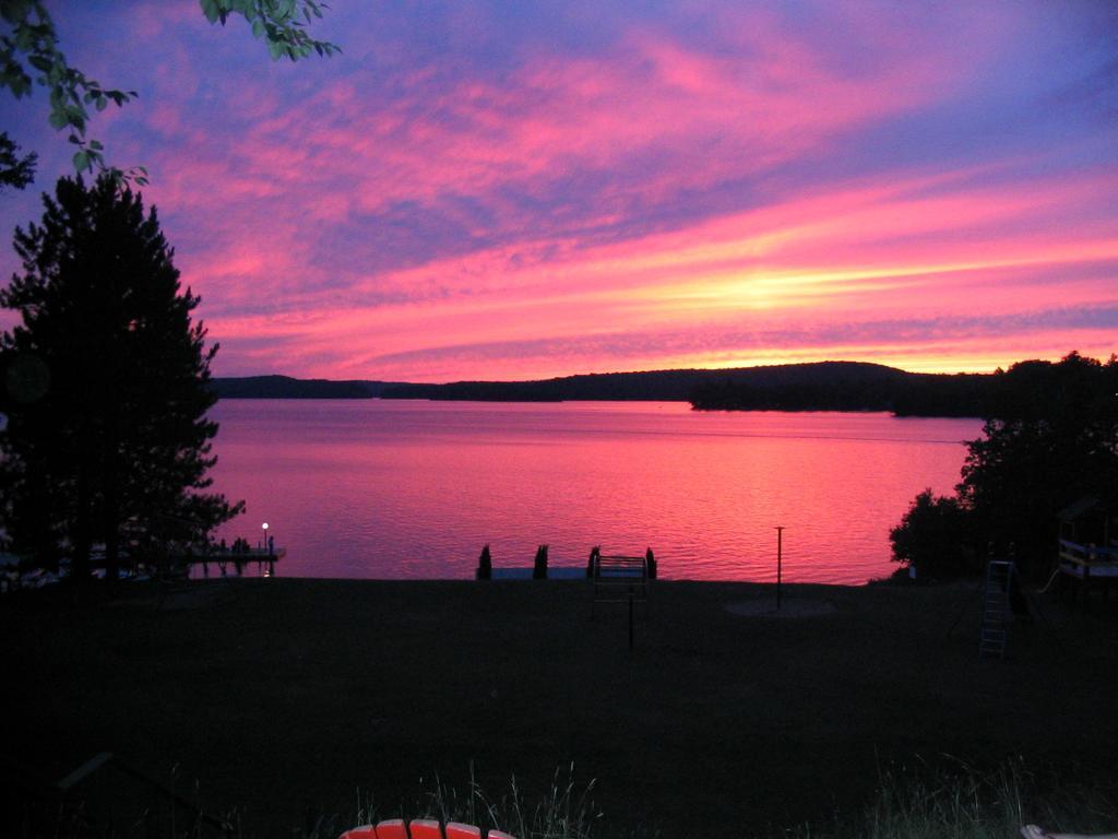 Birch Cliff Lodge On Baptiste Lake Highland Grove Exterior photo