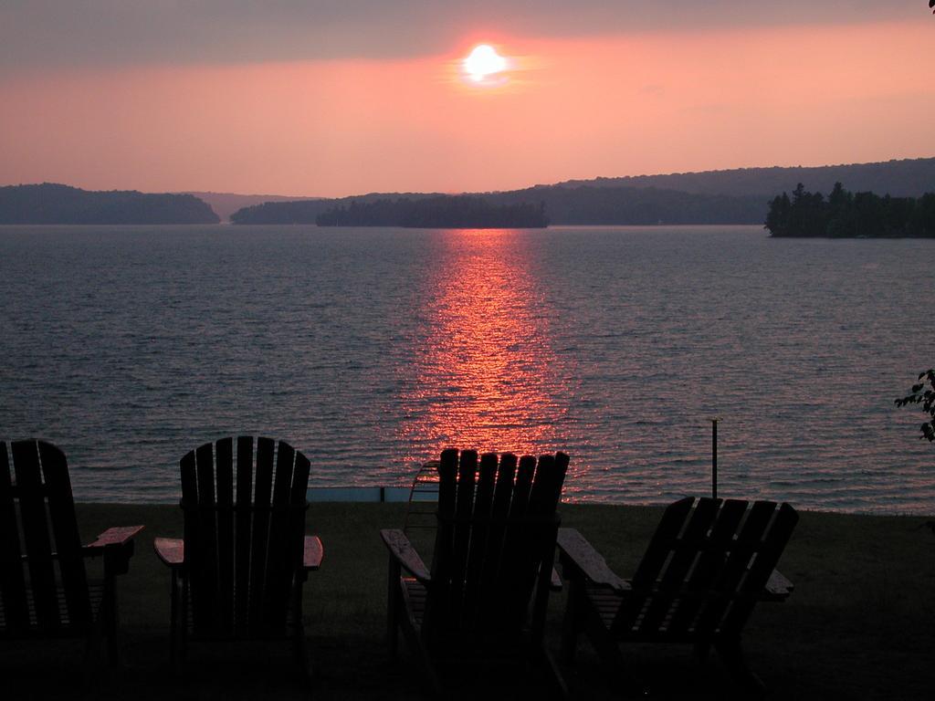 Birch Cliff Lodge On Baptiste Lake Highland Grove Exterior photo