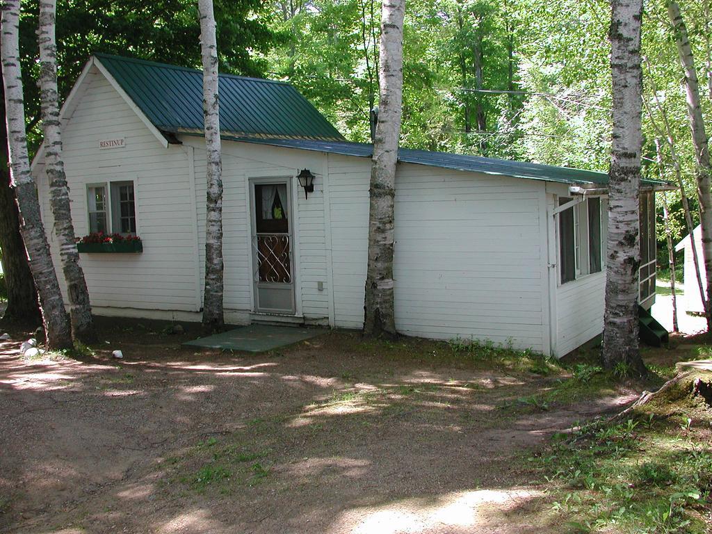 Birch Cliff Lodge On Baptiste Lake Highland Grove Exterior photo