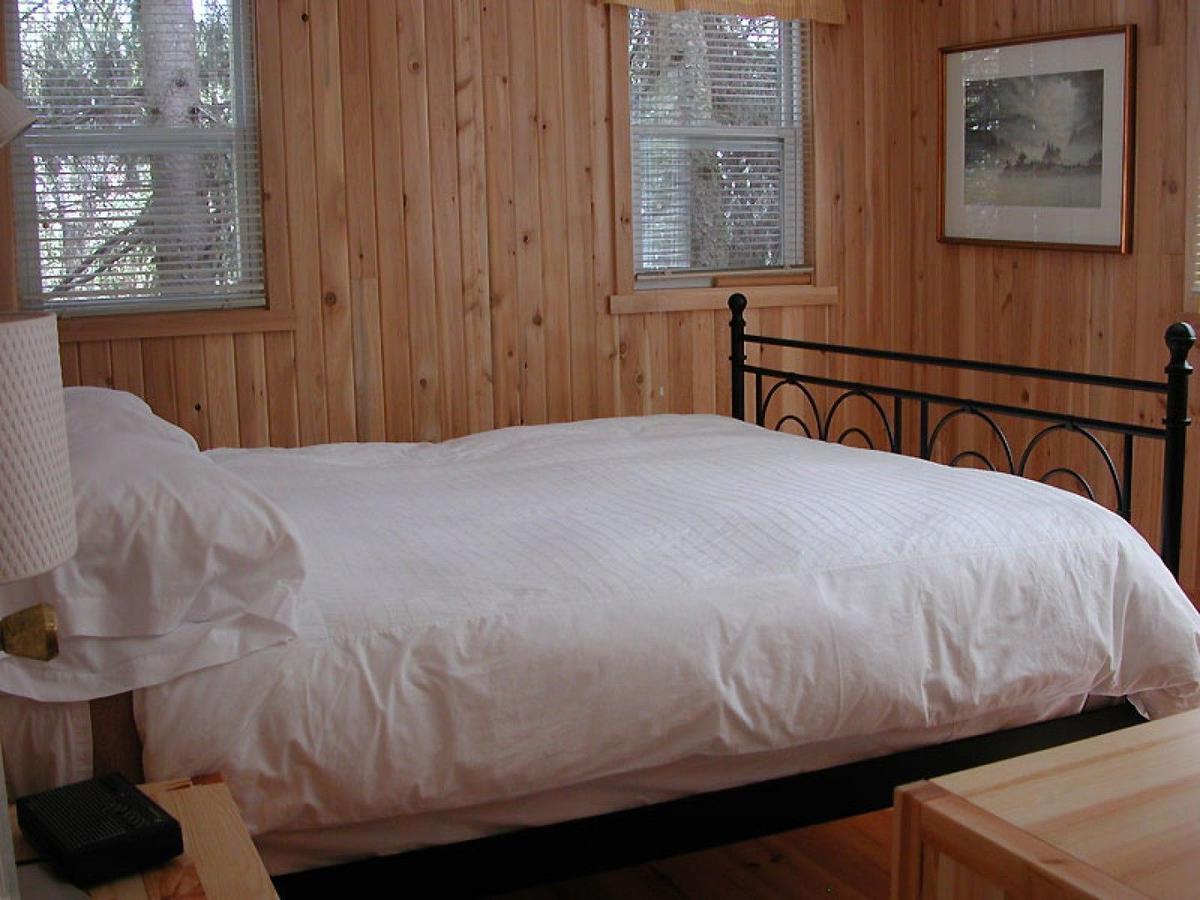Birch Cliff Lodge On Baptiste Lake Highland Grove Exterior photo