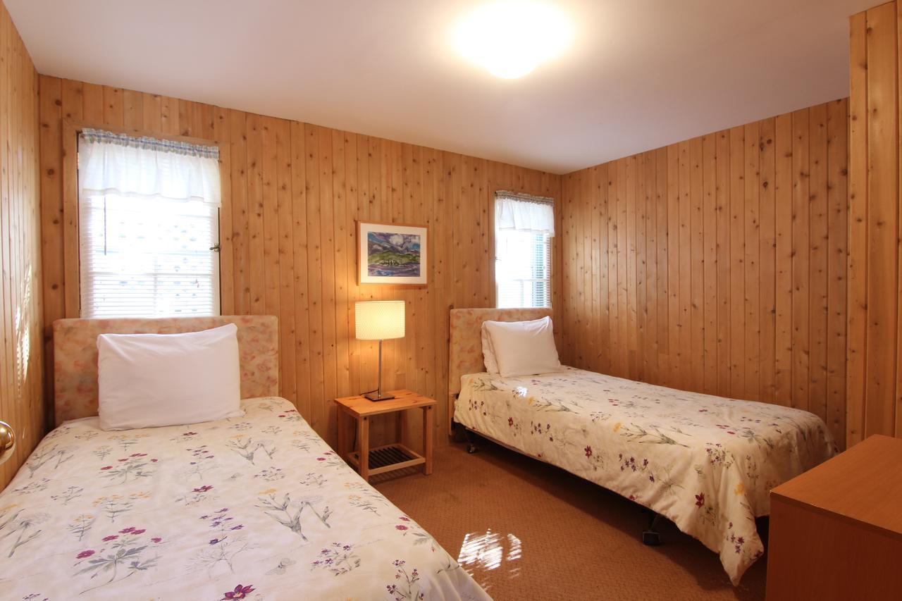 Birch Cliff Lodge On Baptiste Lake Highland Grove Exterior photo