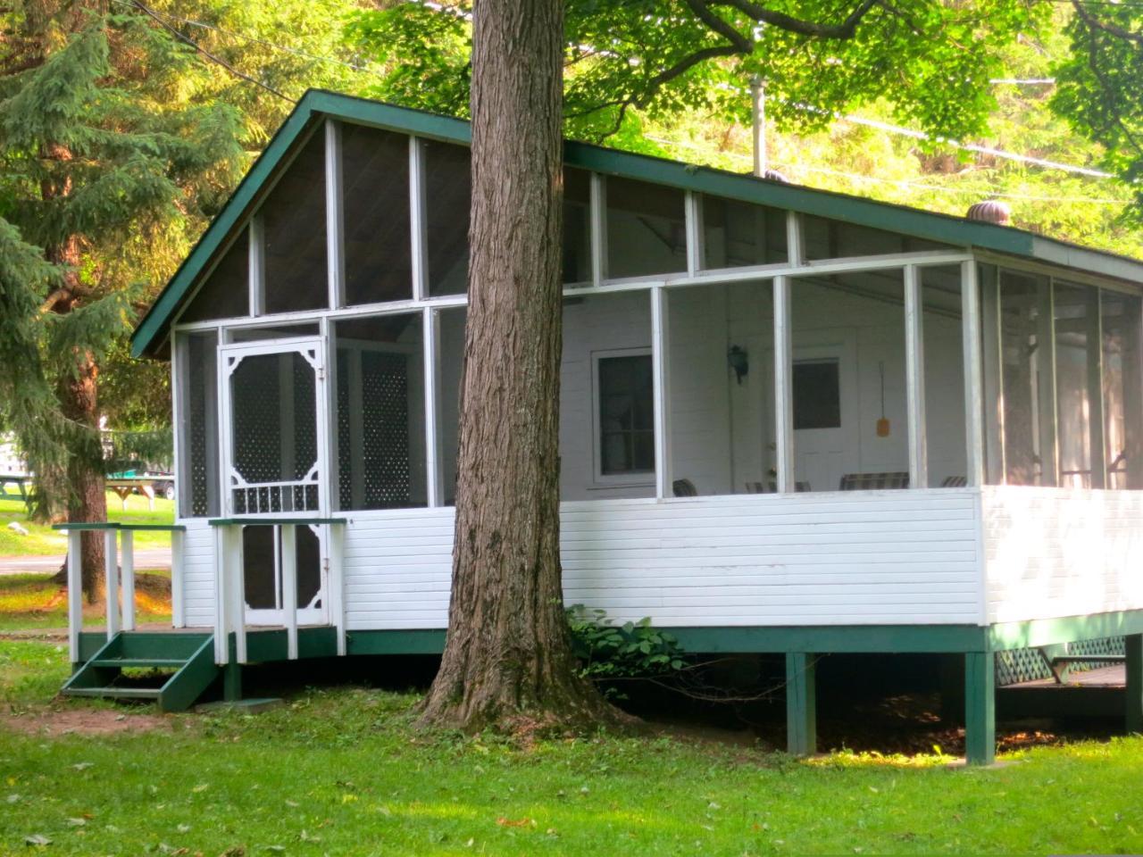 Birch Cliff Lodge On Baptiste Lake Highland Grove Exterior photo